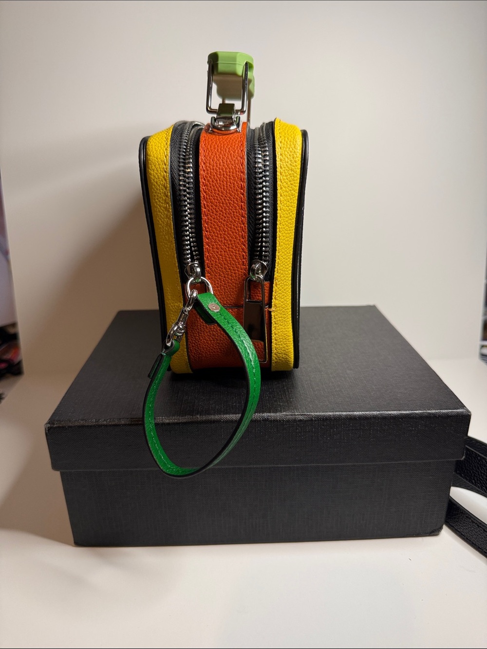 Marc Jacobs Yellow Peanuts Graphic Leather Box Crossbody with Green Handle - Picture 3 of 5